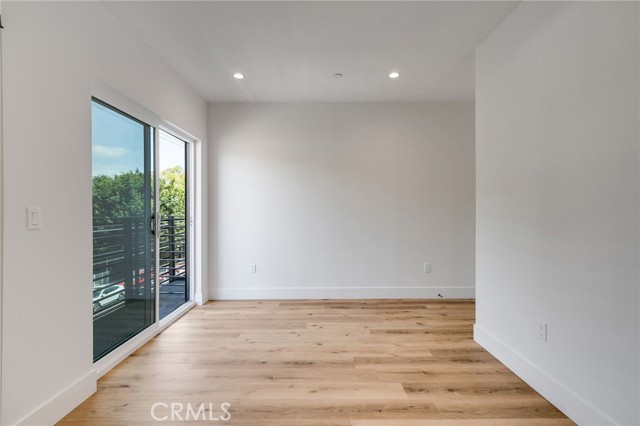 6201 La Mirada Avenue, Los Angeles CA: https://media.crmls.org/medias/e0c9caa1-23fa-4ed2-97ee-1beaca3258c0.jpg