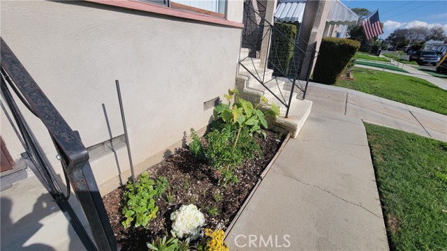 Detail Gallery Image 9 of 15 For 5337 Allan St, Los Angeles,  CA 90032 - 2 Beds | 1 Baths