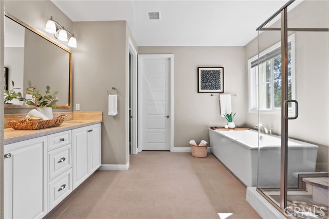 Detail Gallery Image 33 of 63 For 33 Castellana, Lake Forest,  CA 92630 - 4 Beds | 3 Baths