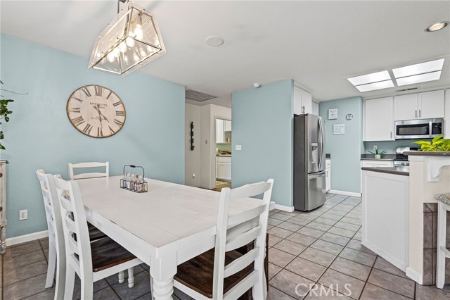 204 Crater Lake Drive, Chico CA: https://media.crmls.org/medias/e0cb309a-cb50-4e1a-9a9e-642cd62dfcc4.jpg