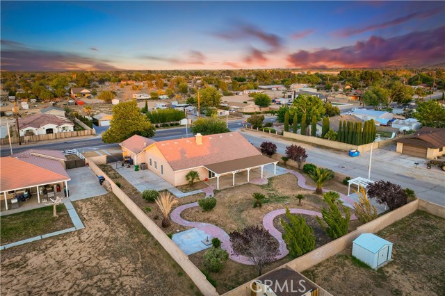 43309 45th W Street, Lancaster CA: https://media.crmls.org/medias/e0cb62fd-2c7d-4548-a946-33342ddc093e.jpg