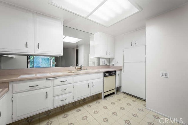 Detail Gallery Image 16 of 29 For 13361 El Dorado Dr 201f,  Seal Beach,  CA 90740 - 2 Beds | 1 Baths