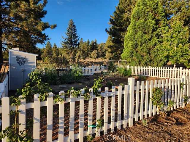 Detail Gallery Image 11 of 40 For 1014 Dusty Rd, Frazier Park,  CA 93225 - 5 Beds | 2/1 Baths