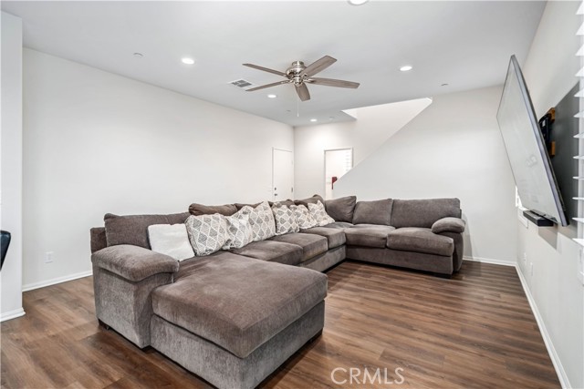 Detail Gallery Image 23 of 49 For 2434 Lugar Hermoso Ct, Rosamond,  CA 93560 - 4 Beds | 2/1 Baths