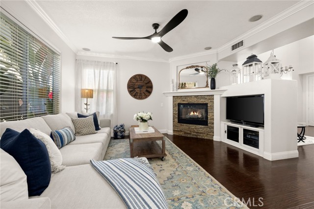 68 Radiance Lane, Rancho Santa Margarita CA: https://media.crmls.org/medias/e0cccb39-3410-4790-b928-2d310b1082f0.jpg