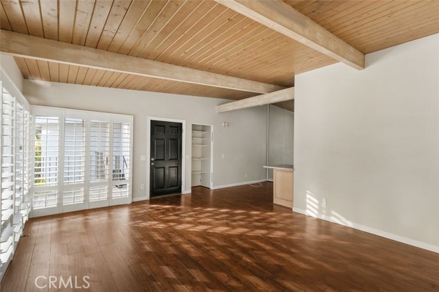 2516 Bayside Drive, Corona del Mar CA: https://media.crmls.org/medias/e0ccf1ff-8efe-44d9-aed1-bed1d0b84cad.jpg
