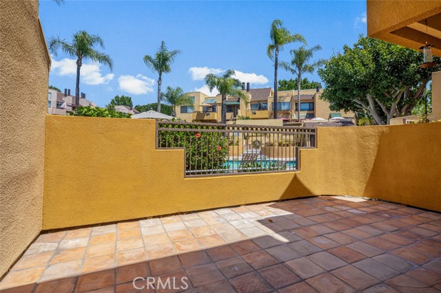 25712 Le Parc, Lake Forest CA: https://media.crmls.org/medias/e0cd6dd1-1024-43bd-90ef-46f3cfc0207d.jpg
