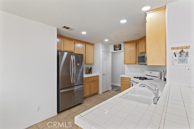 Detail Gallery Image 18 of 39 For 26395 Old Anvil Ln, Moreno Valley,  CA 92555 - 4 Beds | 2 Baths