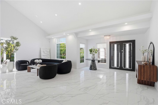 Detail Gallery Image 3 of 56 For 7600 Southby, West Hills,  CA 91304 - 5 Beds | 5 Baths