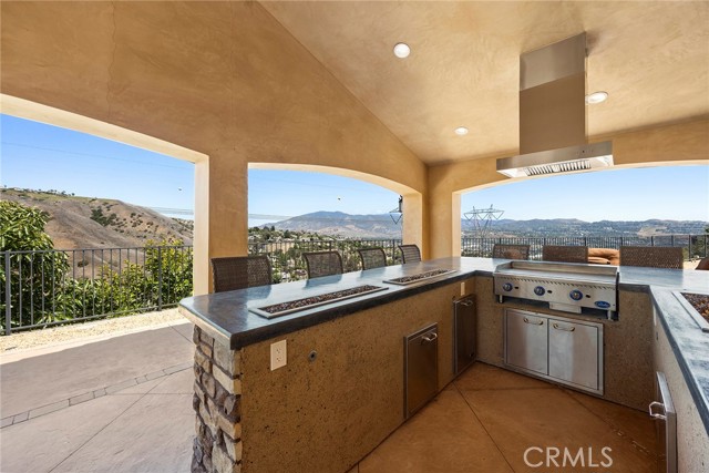 21925 Heatheridge Drive, Yorba Linda CA: https://media.crmls.org/medias/e0ce7b64-e01b-4853-a0ff-0a8908fd6aa4.jpg