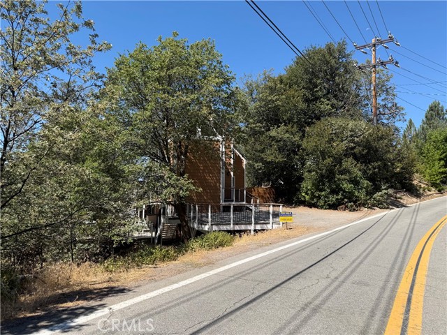 27647 Matterhorn Drive, Lake Arrowhead, CA 92352