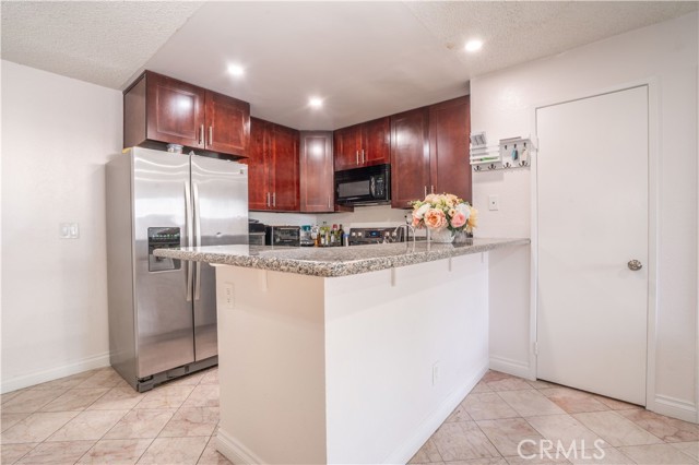 Detail Gallery Image 11 of 39 For 25035 Peachland Ave #174,  Newhall,  CA 91321 - 3 Beds | 2 Baths