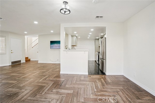 Detail Gallery Image 12 of 45 For 11300 Foothill Blvd #97,  Sylmar,  CA 91342 - 3 Beds | 2/1 Baths