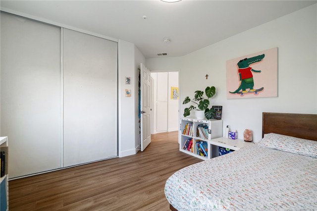 14300 Terra Bella Street, Panorama City CA: https://media.crmls.org/medias/e0cf4a81-9643-4ed7-8b20-464b4a2fa30f.jpg