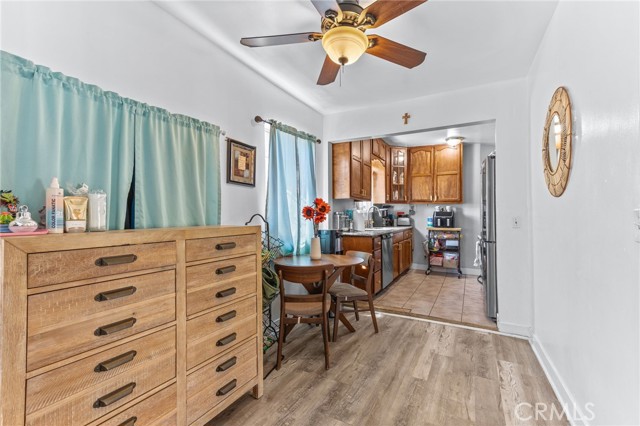 225 S Kern Avenue, Los Angeles CA: https://media.crmls.org/medias/e0cfe217-0da5-437a-a007-e32bb3eade9a.jpg