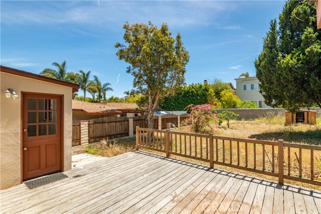 1642 10th St, Manhattan Beach, California 90266, 2 Bedrooms Bedrooms, ,1 BathroomBathrooms,Residential,Sold,10th St,SB22105156