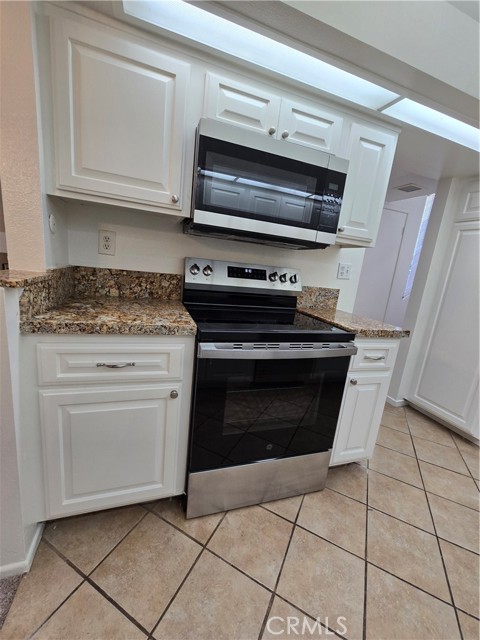 Detail Gallery Image 7 of 21 For 783 Grayling, Costa Mesa,  CA 92626 - 2 Beds | 2 Baths