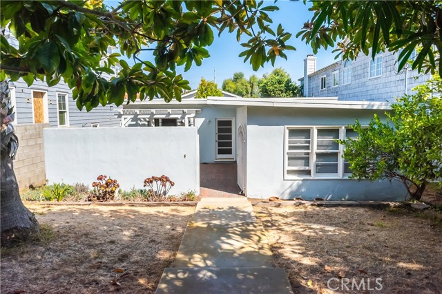 757 35th Street, Manhattan Beach, California 90266, 4 Bedrooms Bedrooms, ,2 BathroomsBathrooms,Residential,Sold,35th,SB21206332