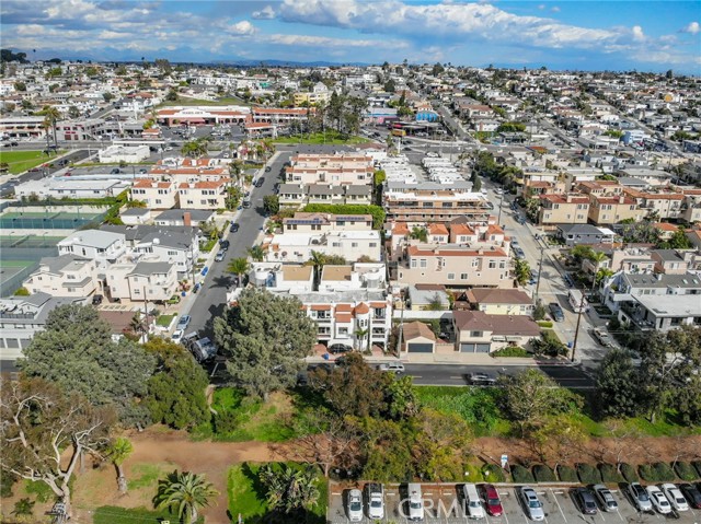 1050 Ardmore Avenue, Hermosa Beach, California 90254, 4 Bedrooms Bedrooms, ,3 BathroomsBathrooms,Residential,Sold,Ardmore,SB22036775