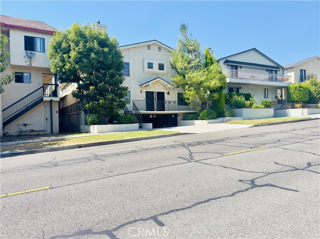 525 E Verdugo Avenue, Burbank CA: https://media.crmls.org/medias/e0d2ea89-0d21-46c2-ac23-a7222f463ed3.jpg