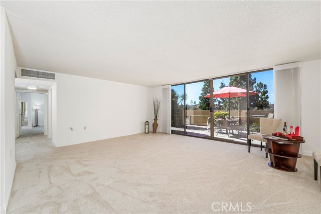 Detail Gallery Image 6 of 27 For 24055 Paseo Del Lago #103,  Laguna Woods,  CA 92637 - 2 Beds | 2 Baths