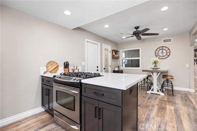 Detail Gallery Image 15 of 40 For 19071 Suva Ln, Huntington Beach,  CA 92646 - 4 Beds | 2 Baths