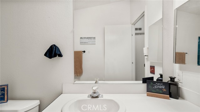 34860 De Los Court, Wildomar CA: https://media.crmls.org/medias/e0d5a4bc-a8f9-4164-b16c-a34b5de10ed5.jpg