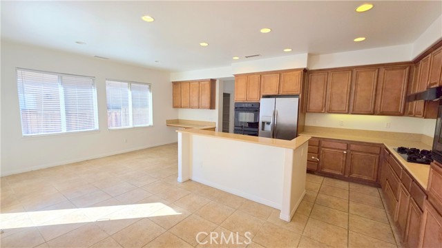 Detail Gallery Image 2 of 31 For 6536 Laurel St, Corona,  CA 92880 - 5 Beds | 3 Baths