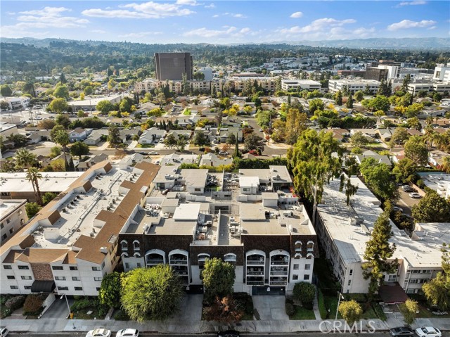 Detail Gallery Image 31 of 34 For 5339 Lindley Ave #304,  Tarzana,  CA 91356 - 3 Beds | 3 Baths