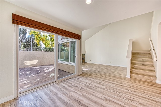 Detail Gallery Image 5 of 24 For 389 Stanford Ct #2,  Irvine,  CA 92612 - 2 Beds | 1/1 Baths