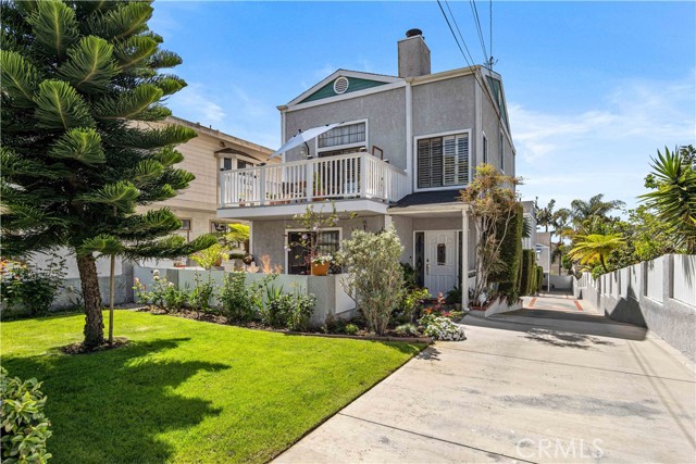 107 Guadalupe Avenue, Redondo Beach, California 90277, 2 Bedrooms Bedrooms, ,2 BathroomsBathrooms,Residential,Sold,Guadalupe,SB22089601