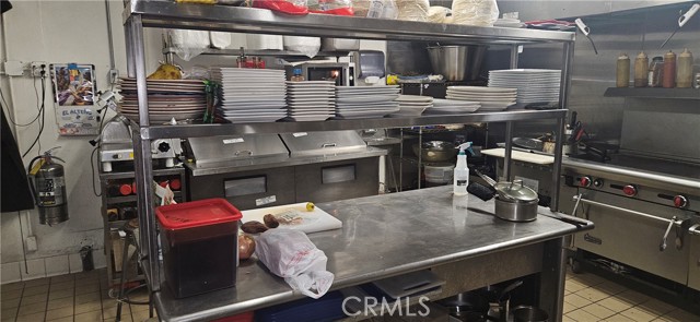 512 N Montebello Boulevard, Montebello CA: https://media.crmls.org/medias/e0d7a13c-e4a5-44ac-b3bc-729b62d8a66b.jpg