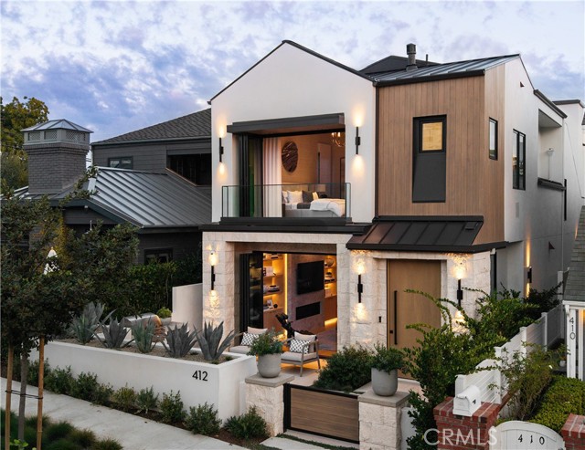 412 Heliotrope Avenue, Corona del Mar CA: https://media.crmls.org/medias/e0d7b8f6-f75e-41be-a604-24432763d78e.jpg