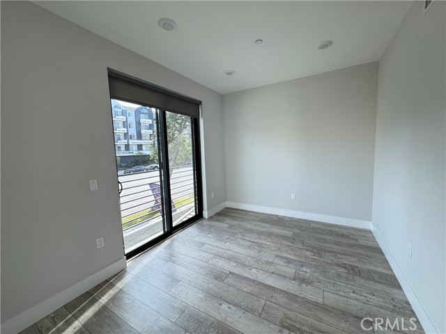 Detail Gallery Image 28 of 34 For 4383 N Sepulveda Blvd, Sherman Oaks,  CA 91403 - 2 Beds | 2 Baths