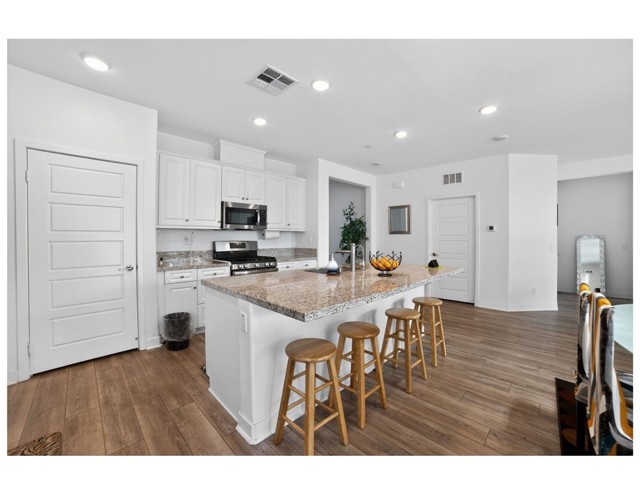 Detail Gallery Image 11 of 43 For 1653 Capri, Beaumont,  CA 92223 - 3 Beds | 2 Baths