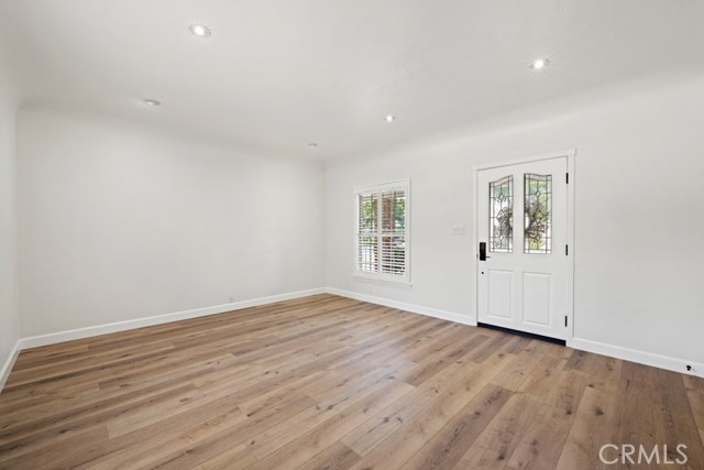 Detail Gallery Image 32 of 69 For 731 N Beachwood Dr, Burbank,  CA 91506 - 3 Beds | 2 Baths