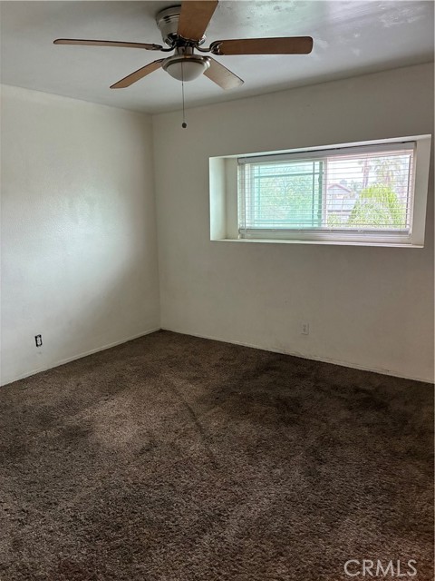 1144 N Glenwood Ave, Rialto CA: https://media.crmls.org/medias/e0d8a54b-2fd0-4333-9fe9-de8467495d5f.jpg
