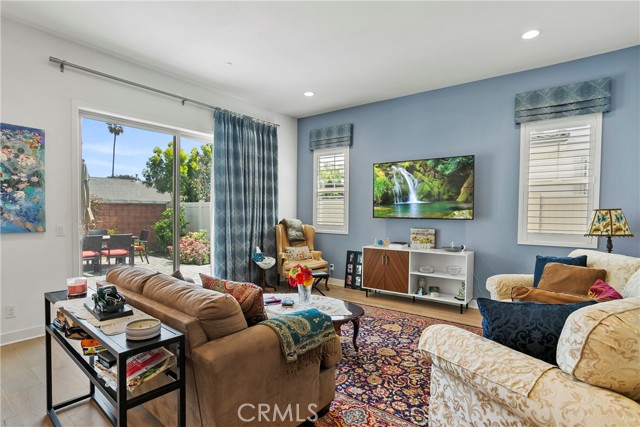 14432 Windfall Lane, Huntington Beach CA: https://media.crmls.org/medias/e0d9592d-8b85-4523-acdb-4bf0dd70304e.jpg