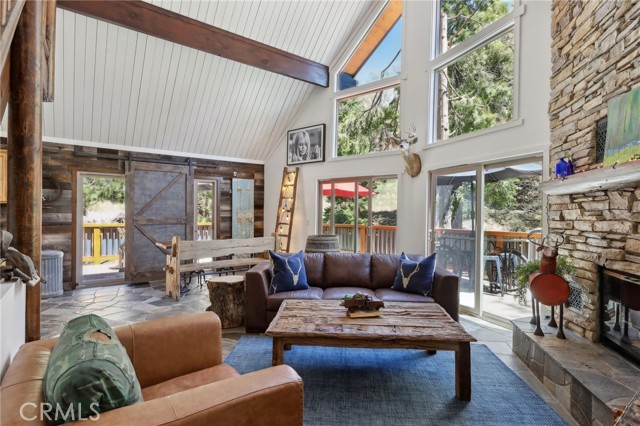Detail Gallery Image 19 of 59 For 385 Iris Dr, Twin Peaks,  CA 92391 - 4 Beds | 3 Baths