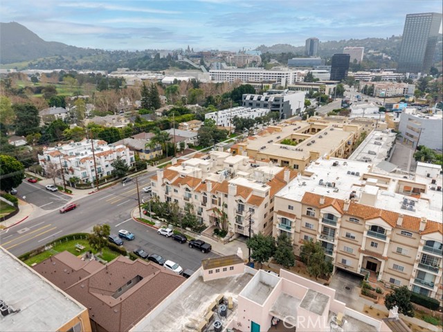 Detail Gallery Image 22 of 25 For 10604 Valley Spring Ln #105,  Toluca Lake,  CA 91602 - 2 Beds | 2 Baths