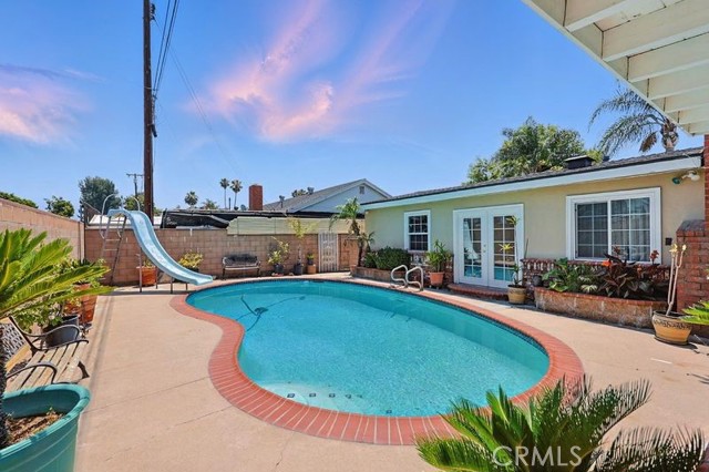 665 N Waterbury Avenue, Covina CA: https://media.crmls.org/medias/e0da12fd-c02f-457e-836c-a0705da76101.jpg