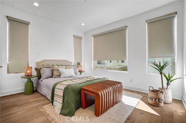 Image 22 of 51 For 24 Ebb Tide  