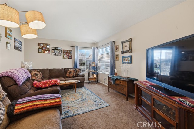 Detail Gallery Image 5 of 35 For 6053 Warwick Hills, Banning,  CA 92220 - 3 Beds | 2/1 Baths