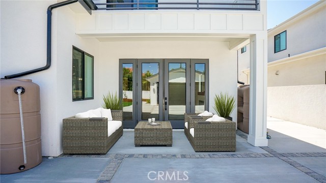 Detail Gallery Image 5 of 68 For 6250 Lindley Ave, Encino,  CA 91316 - 4 Beds | 3/1 Baths