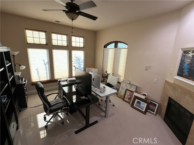 18 Tuscan Drive, Paradise CA: https://media.crmls.org/medias/e0db1073-6b9e-46eb-9e25-5003ed6f66ee.jpg