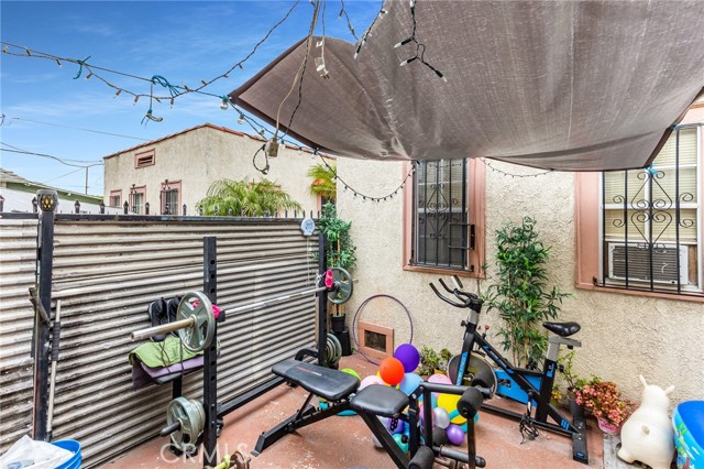 Detail Gallery Image 19 of 43 For 928 S Breed St, Los Angeles,  CA 90023 - – Beds | – Baths
