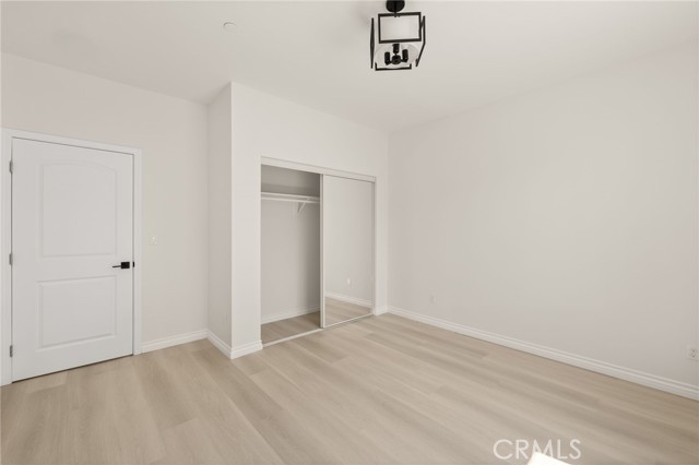 5979 Copperfield Avenue, Riverside CA: https://media.crmls.org/medias/e0db7ecb-60d0-444f-be40-1ac7b8109fd1.jpg