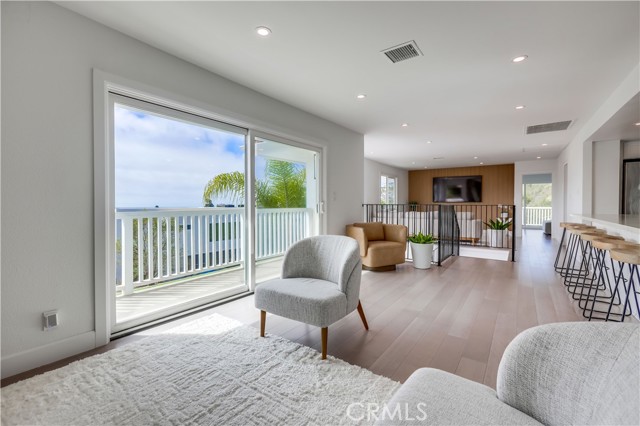 605 E Avenida San Juan, San Clemente CA: https://media.crmls.org/medias/e0dbe72b-96dd-4f3d-80fa-dc61e5093adc.jpg