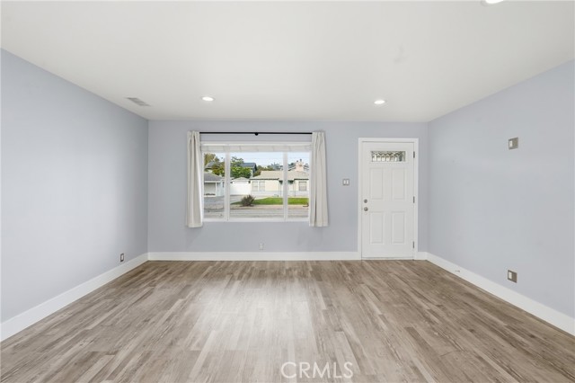 2516 185th, Redondo Beach CA: https://media.crmls.org/medias/e0dd2086-fc2c-4c4c-900b-034341816646.jpg