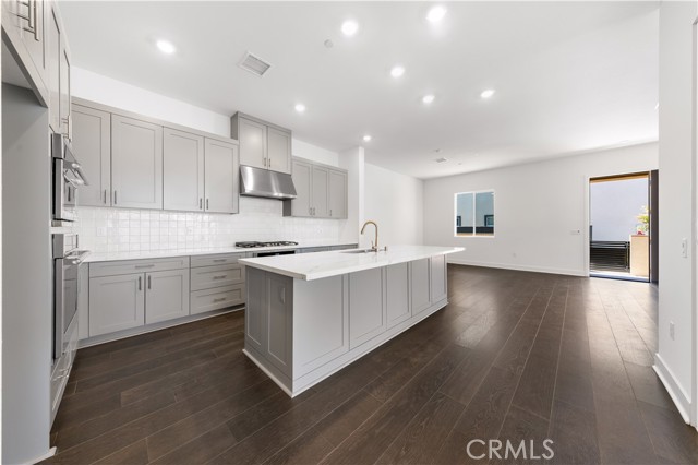 129 Great Park Blvd, Irvine CA: https://media.crmls.org/medias/e0dd3591-f522-4ba8-842f-2e0809dc40c5.jpg